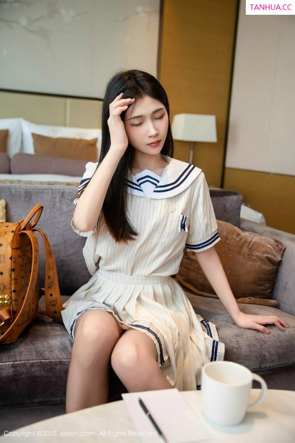   [XiuRen]高清写真图 2025.02.27 No.9942 刘婷婷 丝袜美腿第12张图片